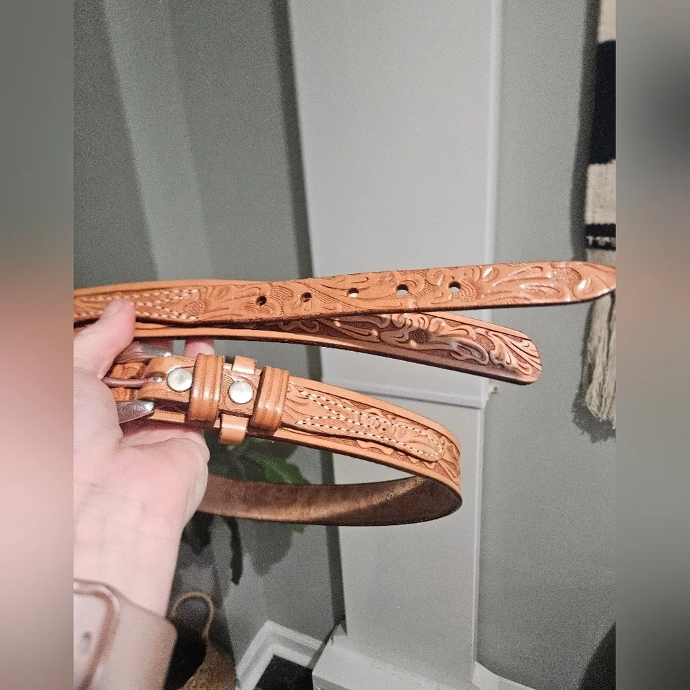 Vintage Looper Tooled Leather Western Belt Brown Engraved Buckle Size 34 Unisex.